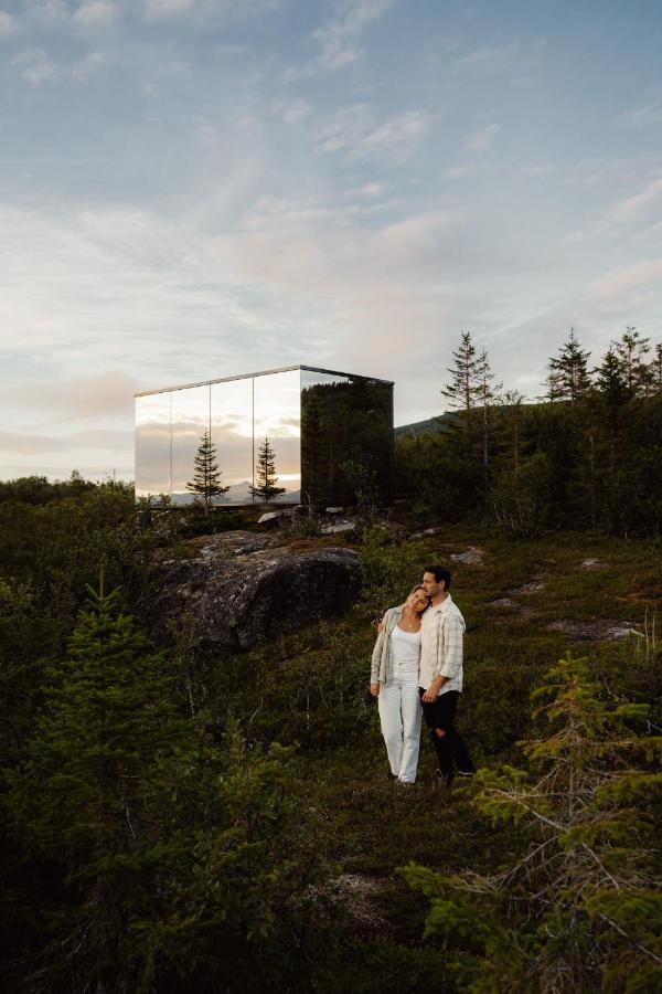 Wonderinn Arctic Utstrand Экстерьер фото